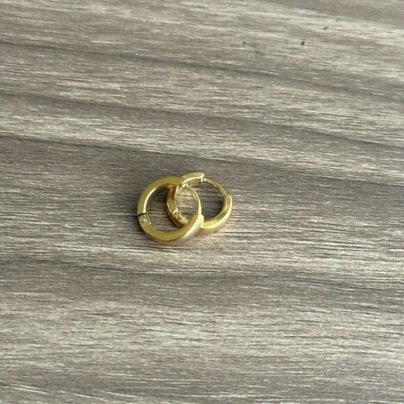 Gold Hoop Earrings Q544 - Picture 3 of 5